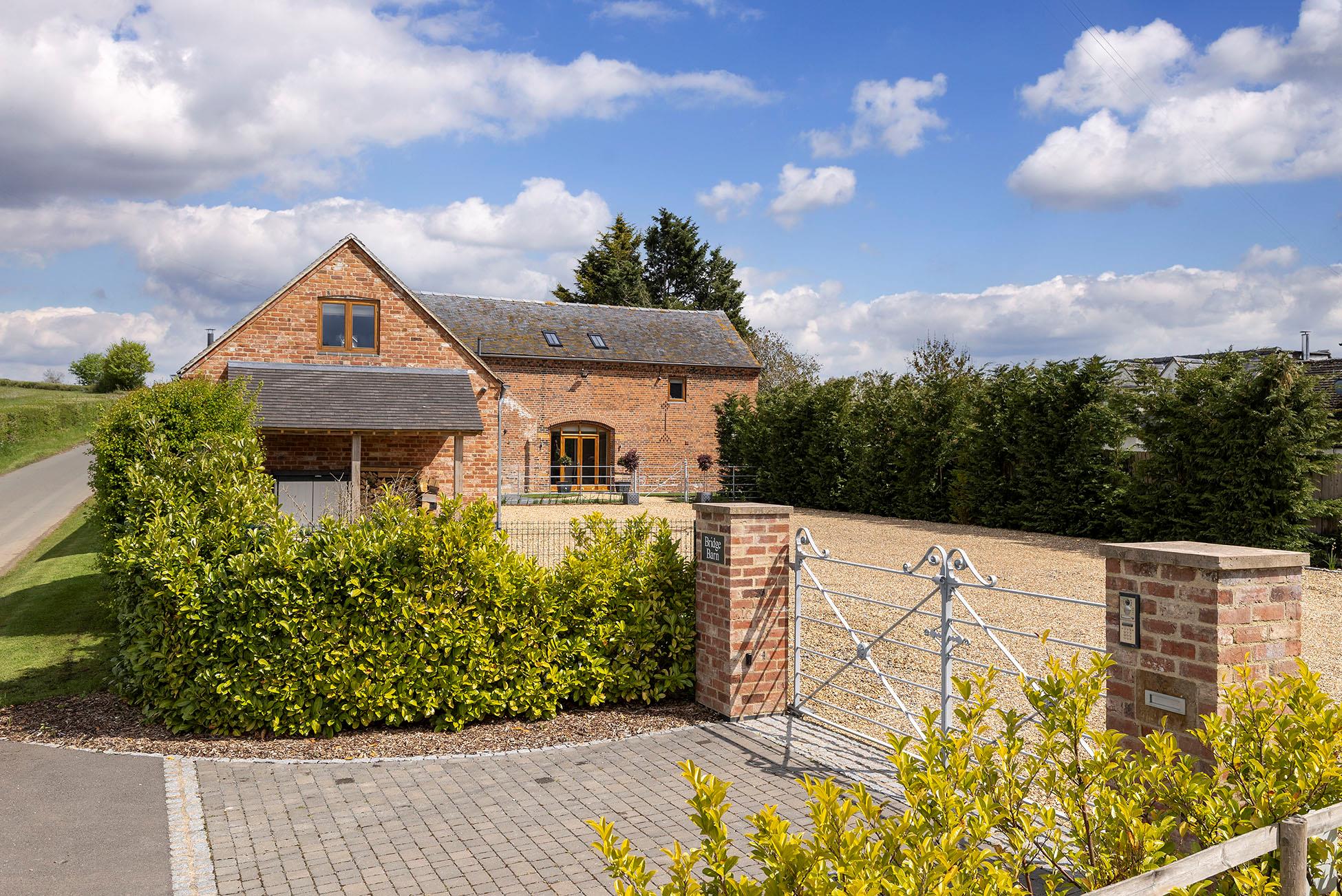 6 bedroom barn conversion for sale 0