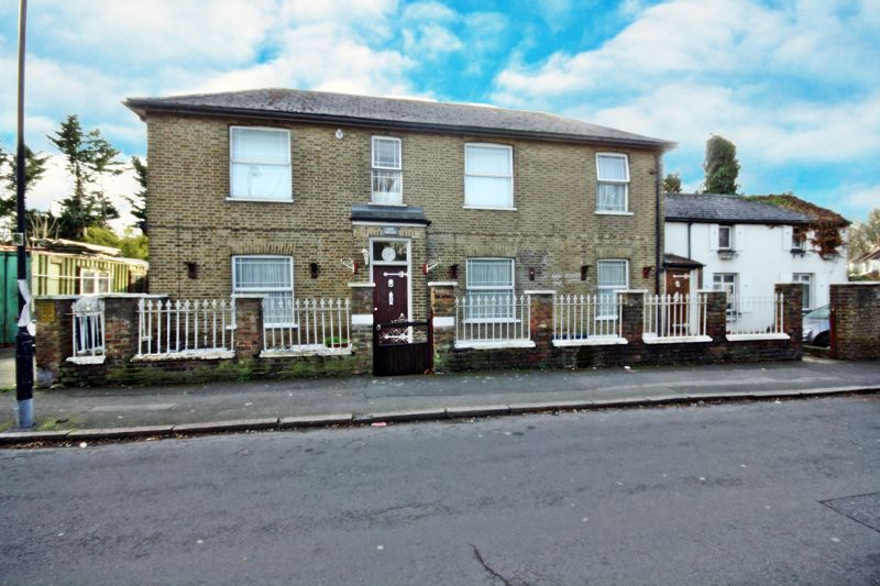 6 bedroom detached house for sale 0