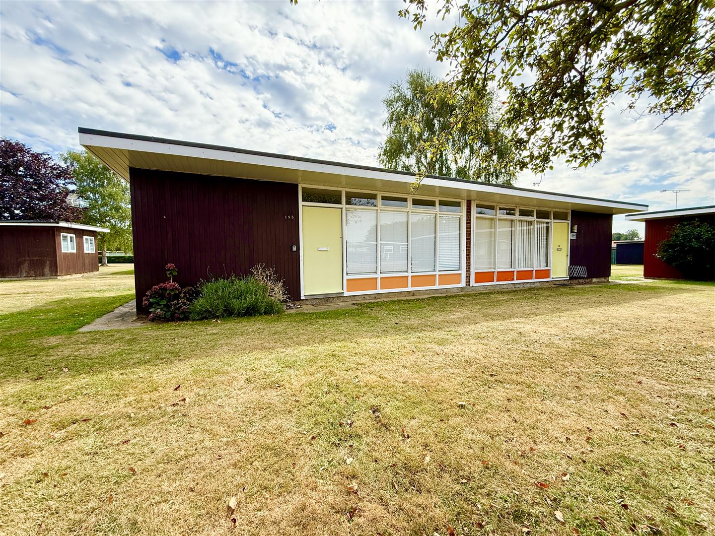 195 Broadside Chalet Park, Stalham, NR12 9PN - listing photo