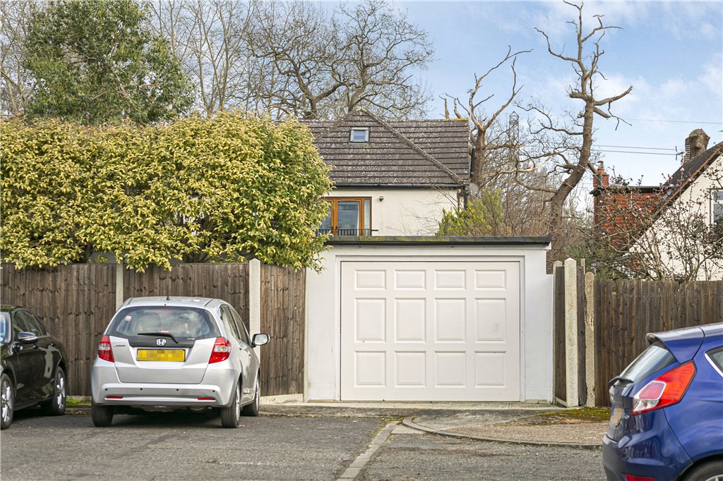 Photos of Ashford Road, StainesUponThames, Surrey TW18 63991505