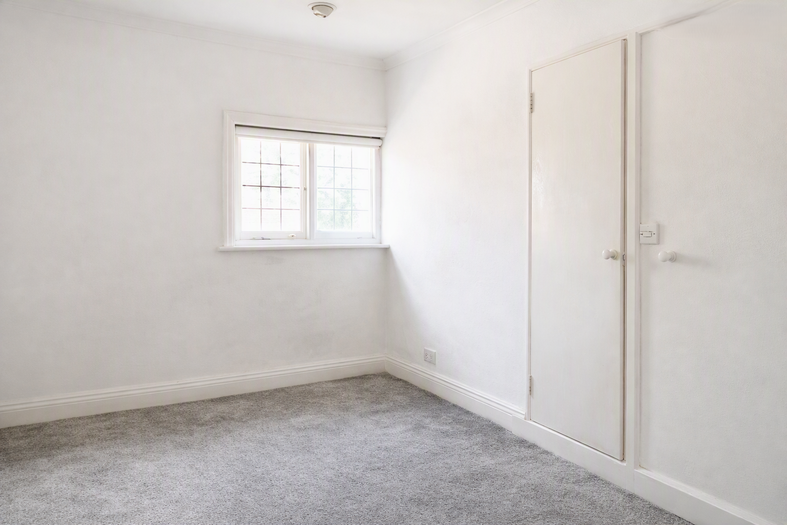 2nd Floor En-Suite Room, 30 West Lodge Avenue, London photo 4