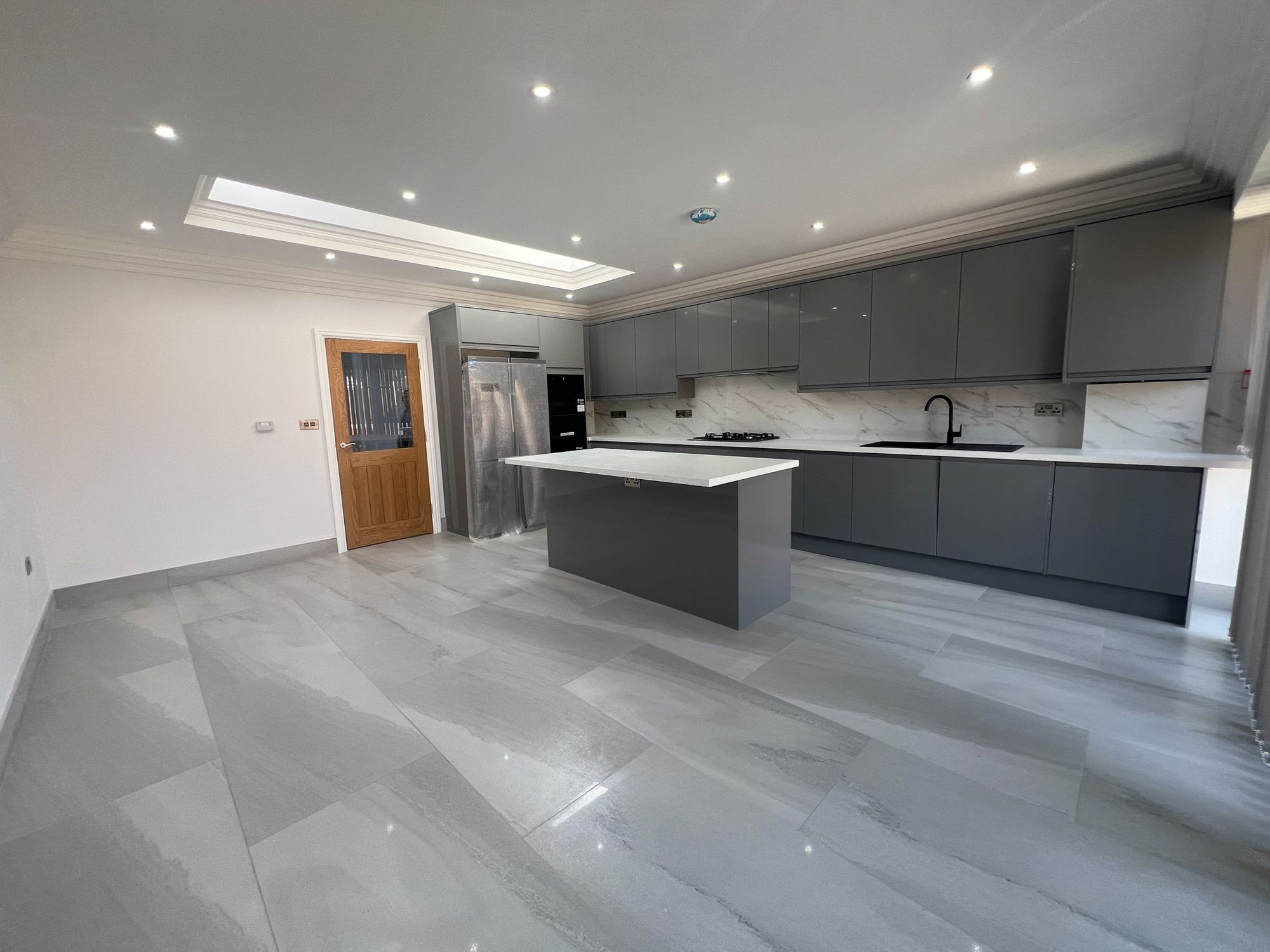 203, Tomswood Hill, London photo 5