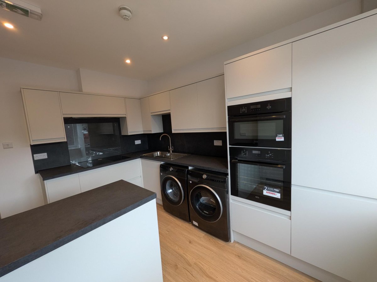 Room 4, 71A, High Street, Reigate photo 5