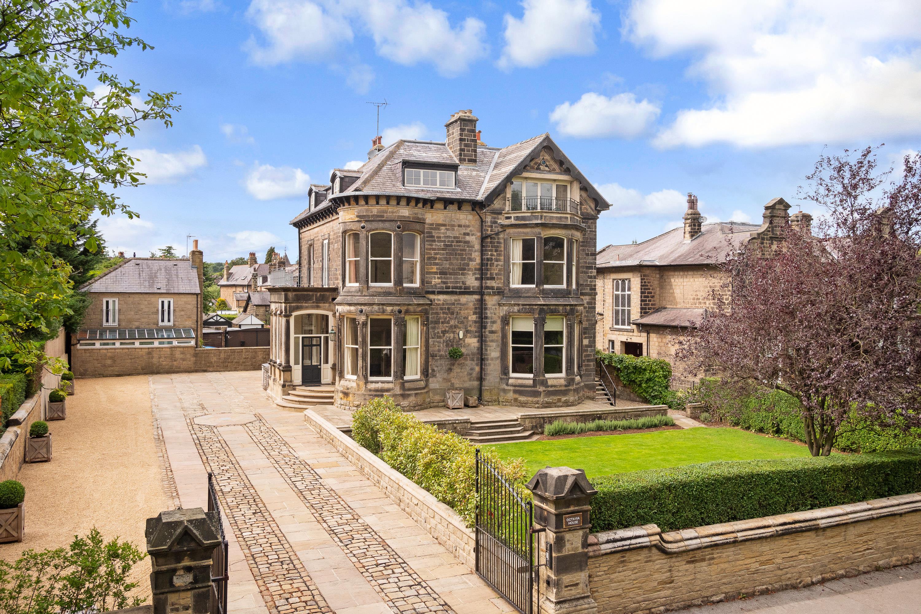 9 bedroom detached house for sale 0