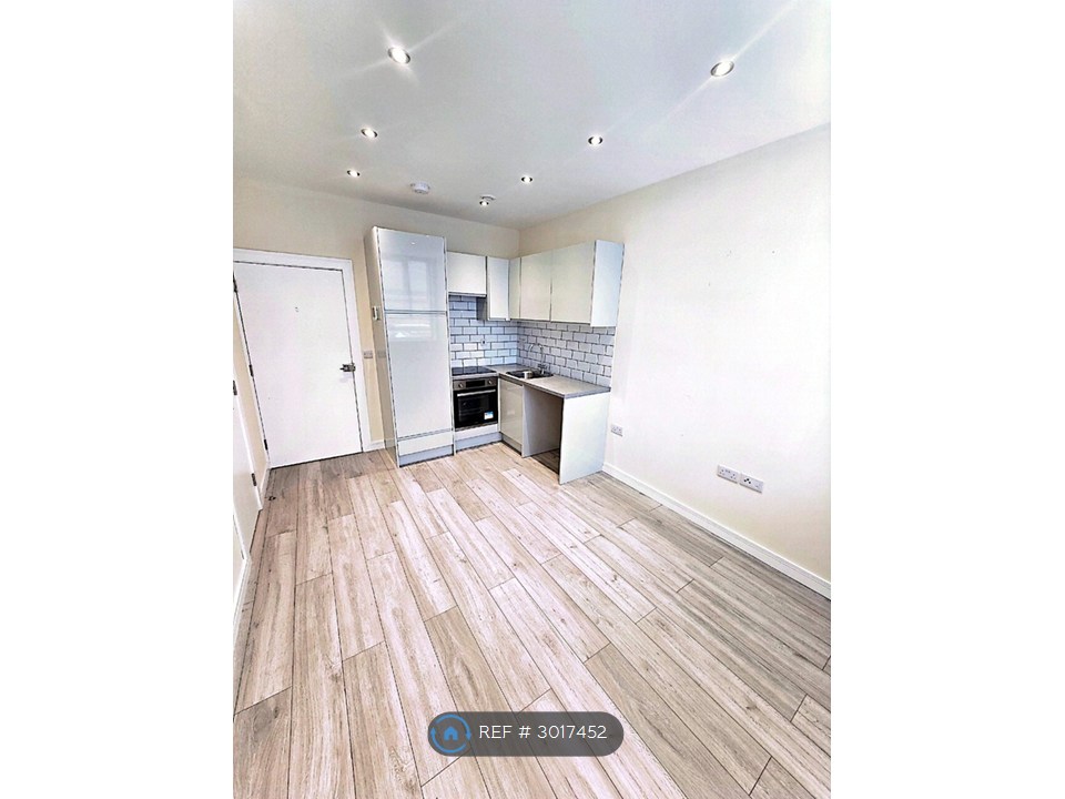 Flat, Spotland Road, Rochdale photo 5