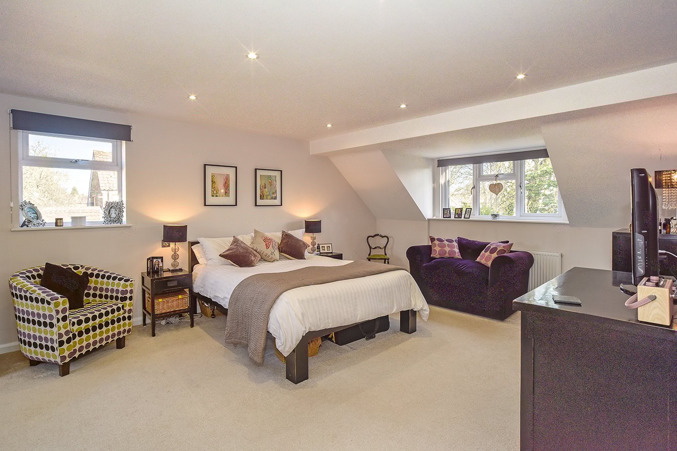 6 bedroom detached house for sale 0