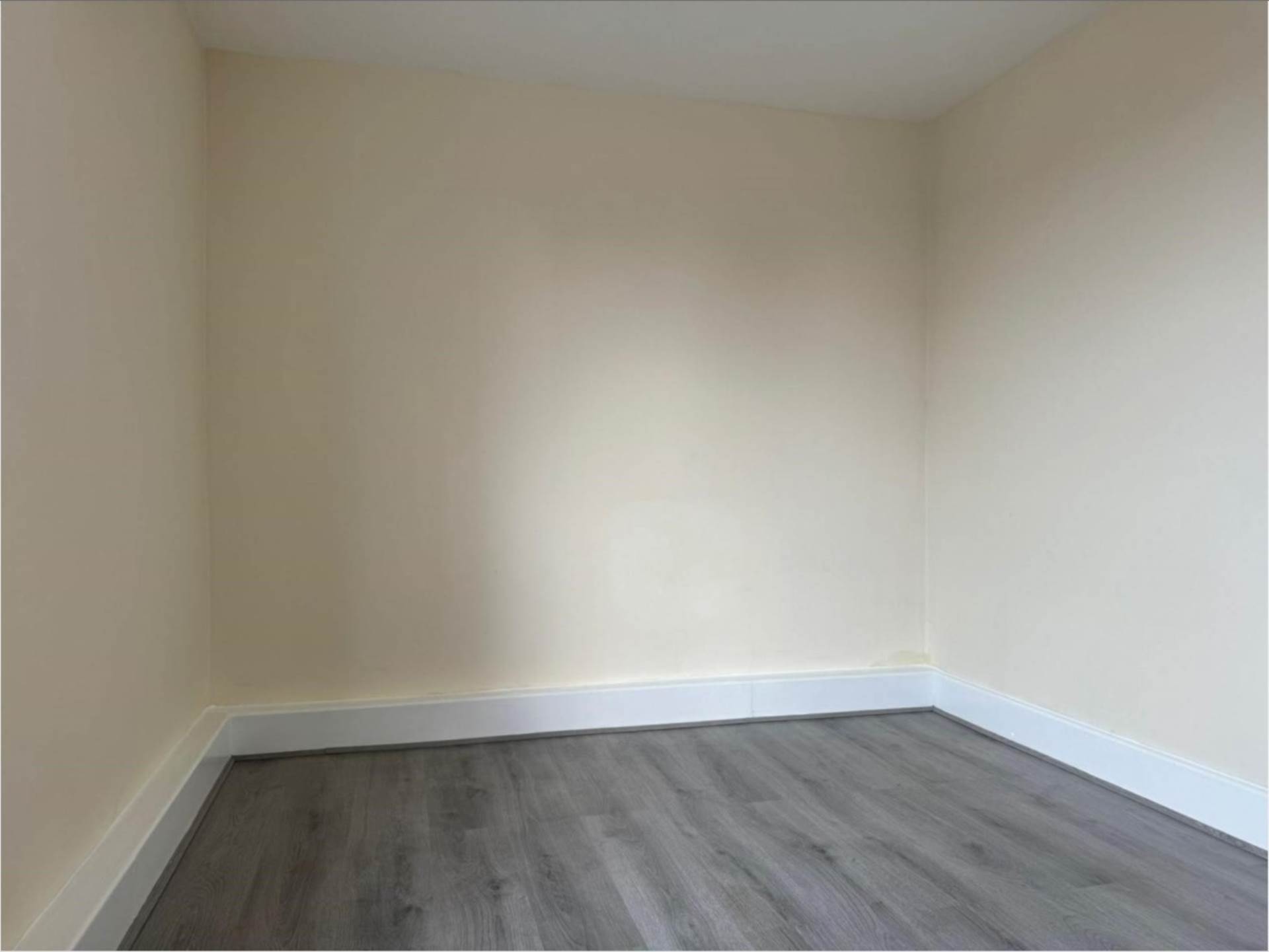 Flat 8, Goodmayes Road, Ilford photo 3