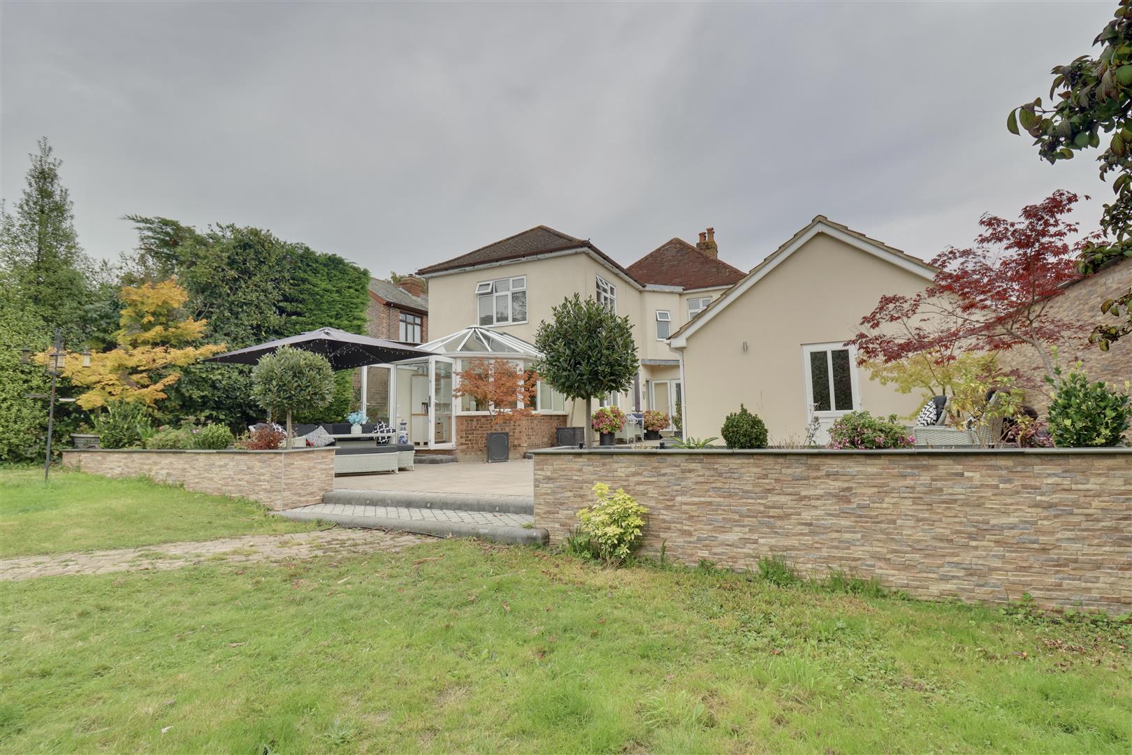 4 bedroom detached house for sale 0