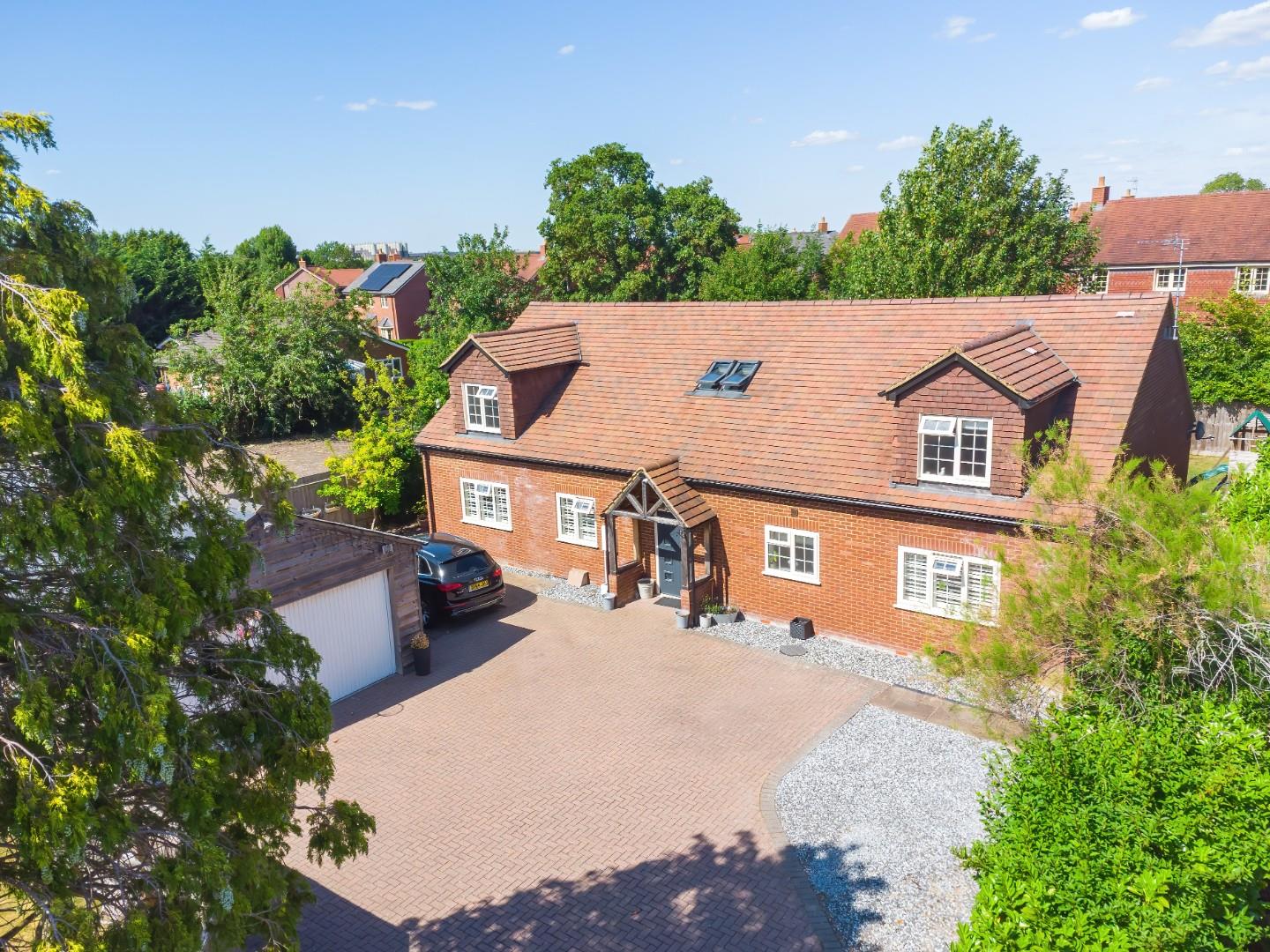 5 bedroom detached house for sale 0