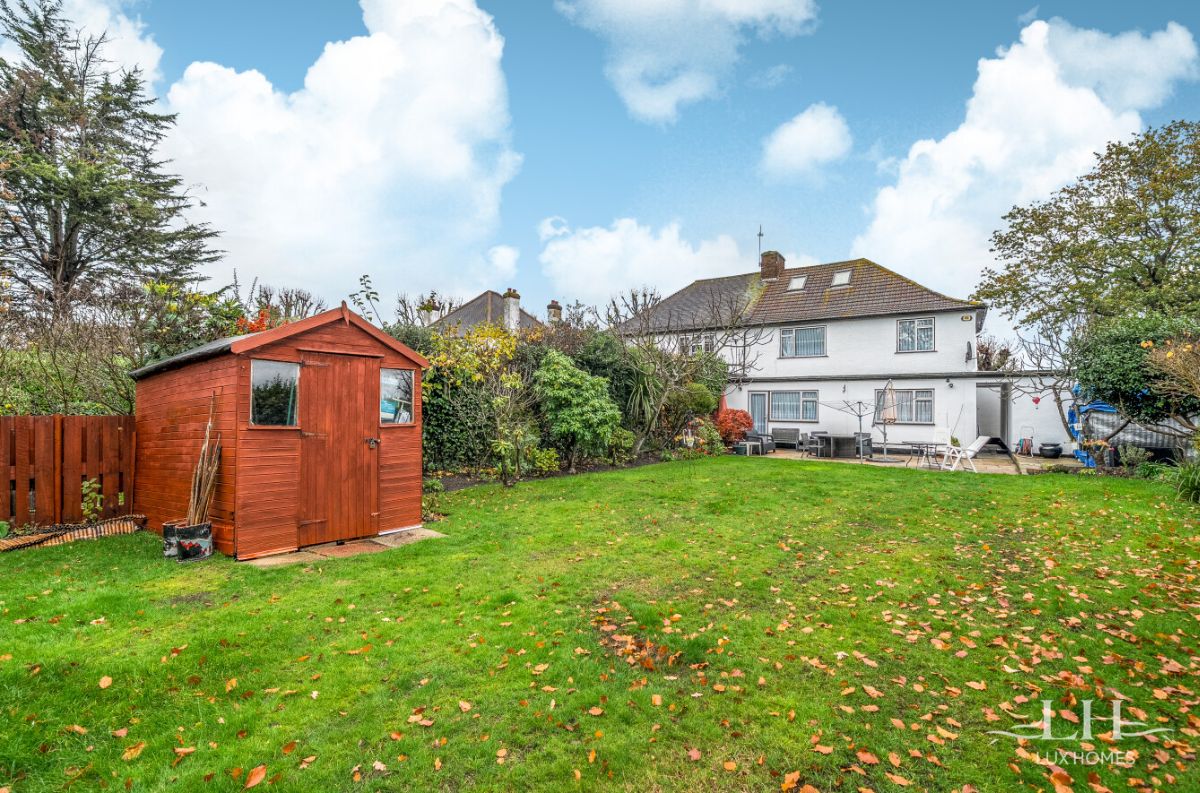 4 bedroom semi-detached house for sale 0