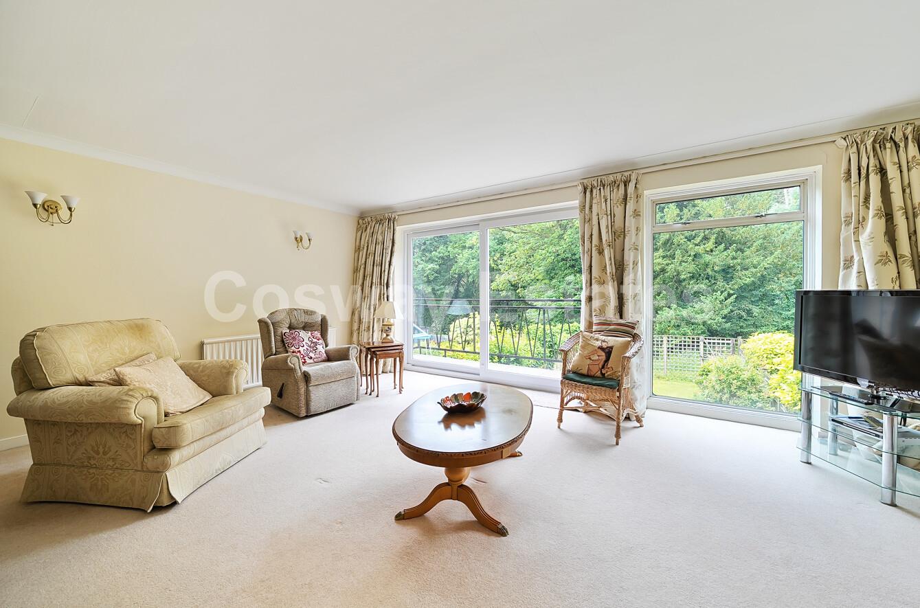 10 Wentworth Hall, The Ridgeway, Mill Hill Village, NW7, London photo 3