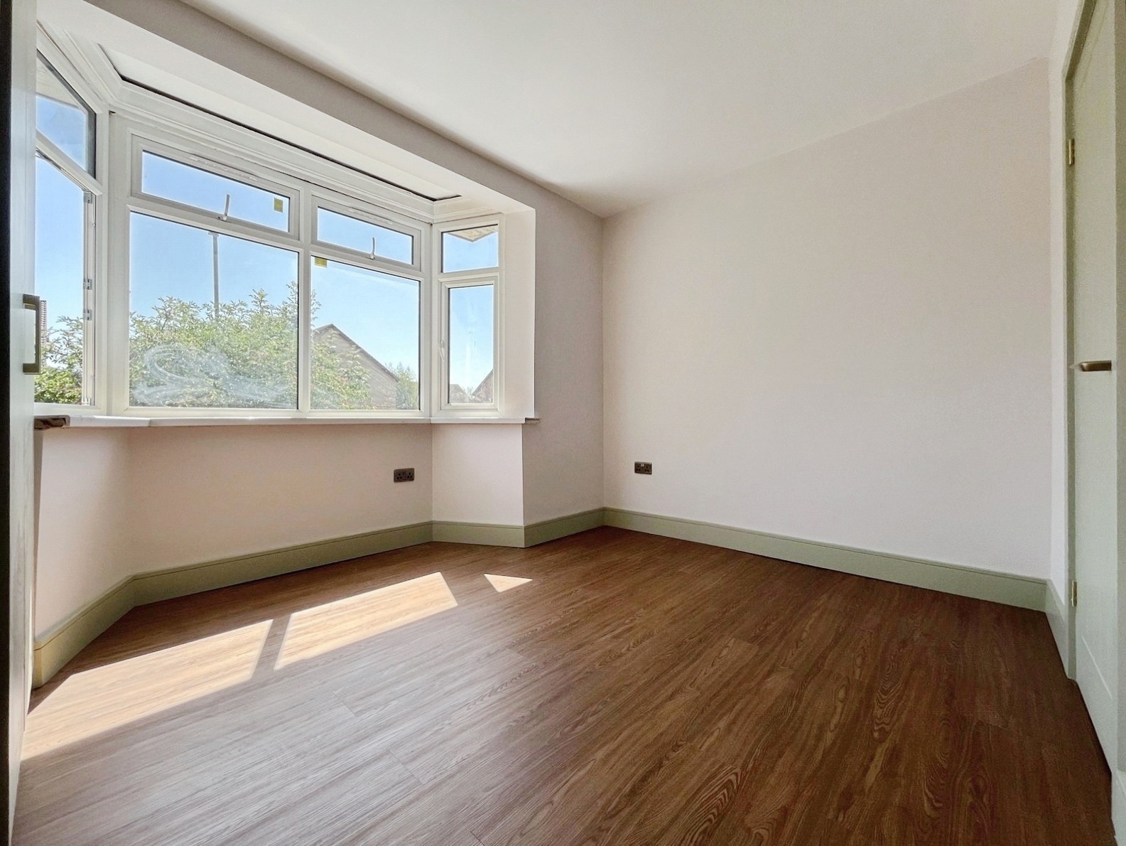 Room 6, 368, Church Road, Middlesex photo 5