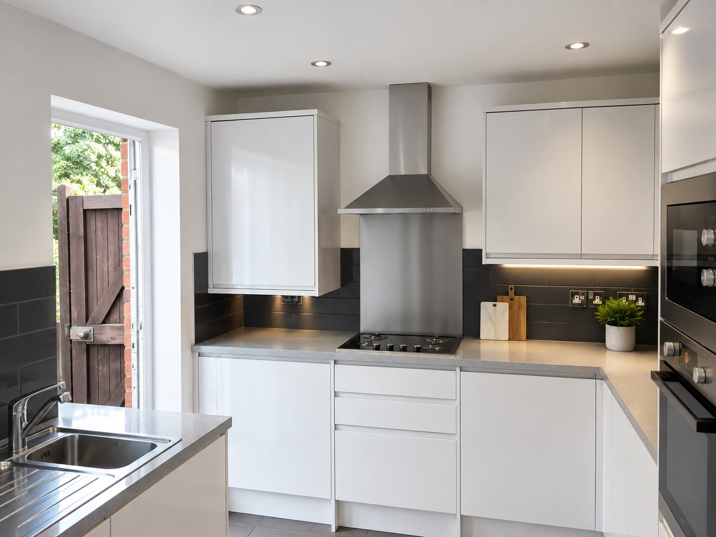 21, Cobham Road, Hounslow photo 5