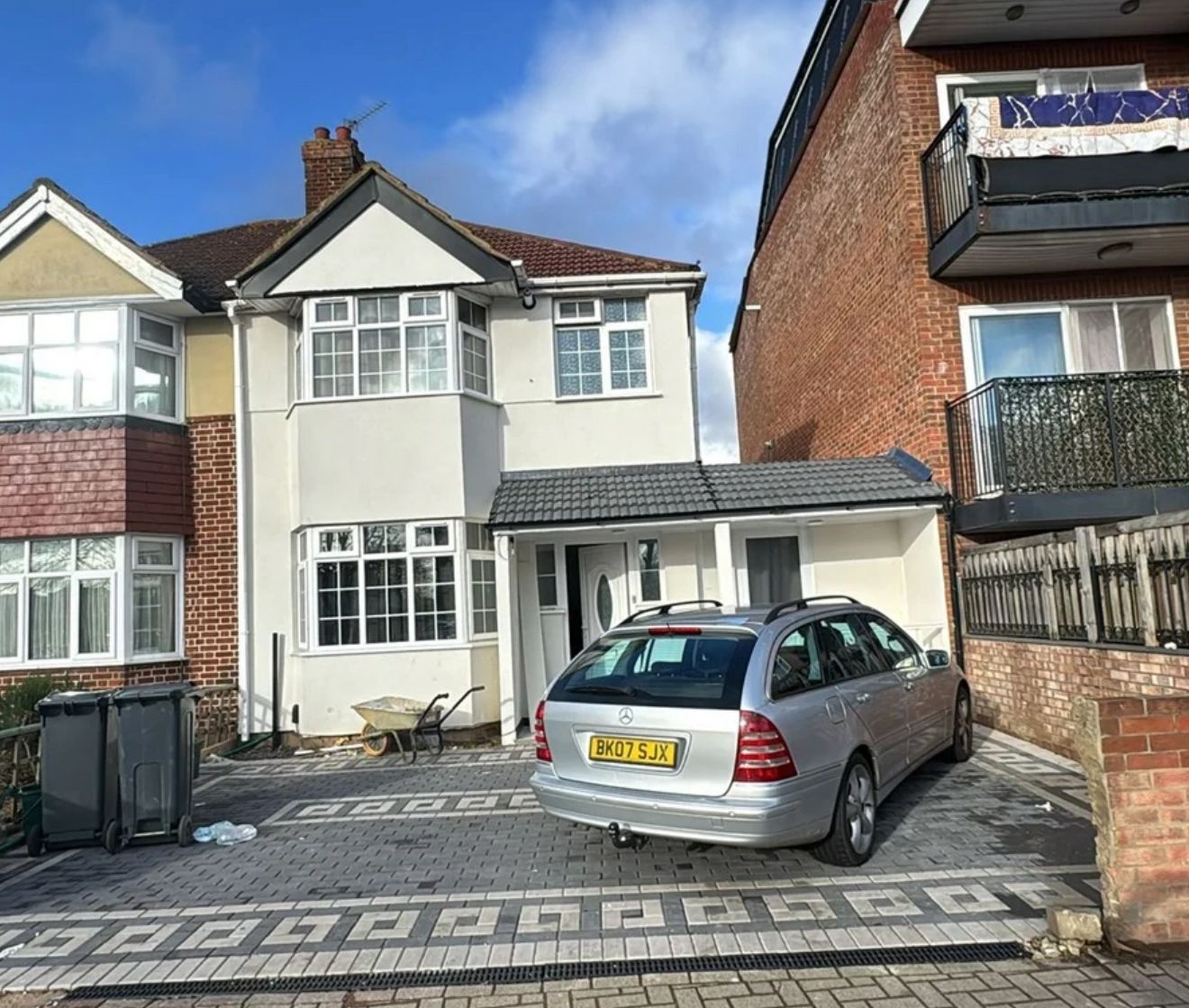 325, Staines Road, Hounslow photo 3