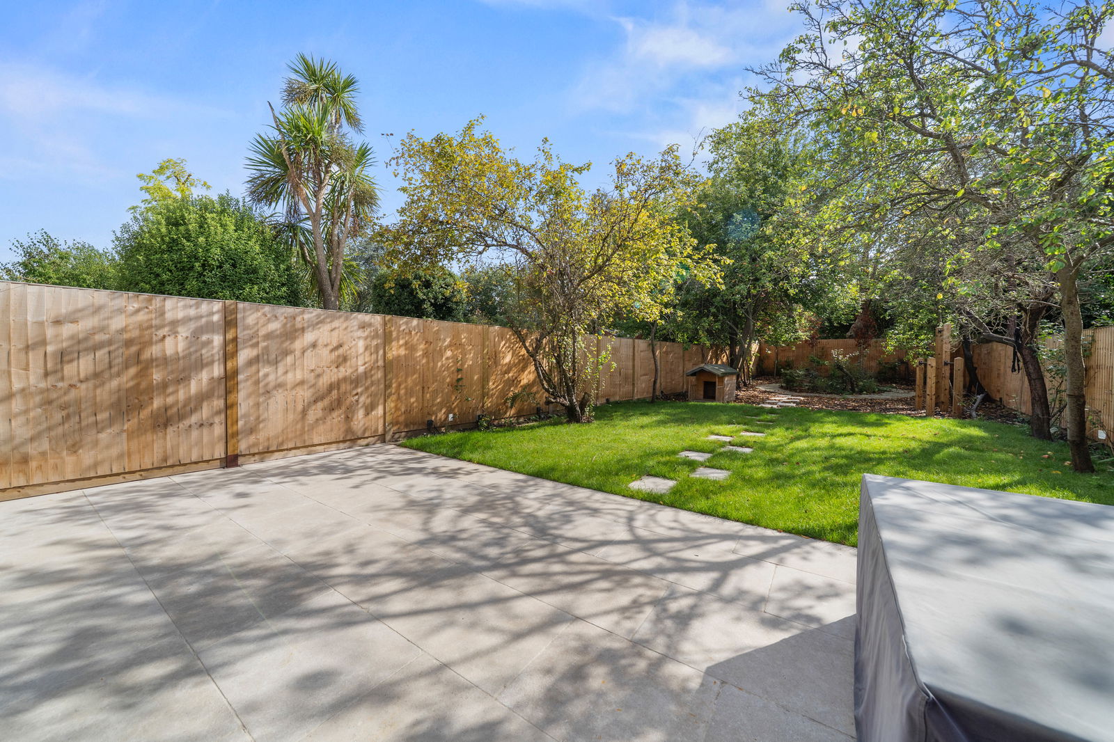 6 bedroom semi-detached house for sale 0