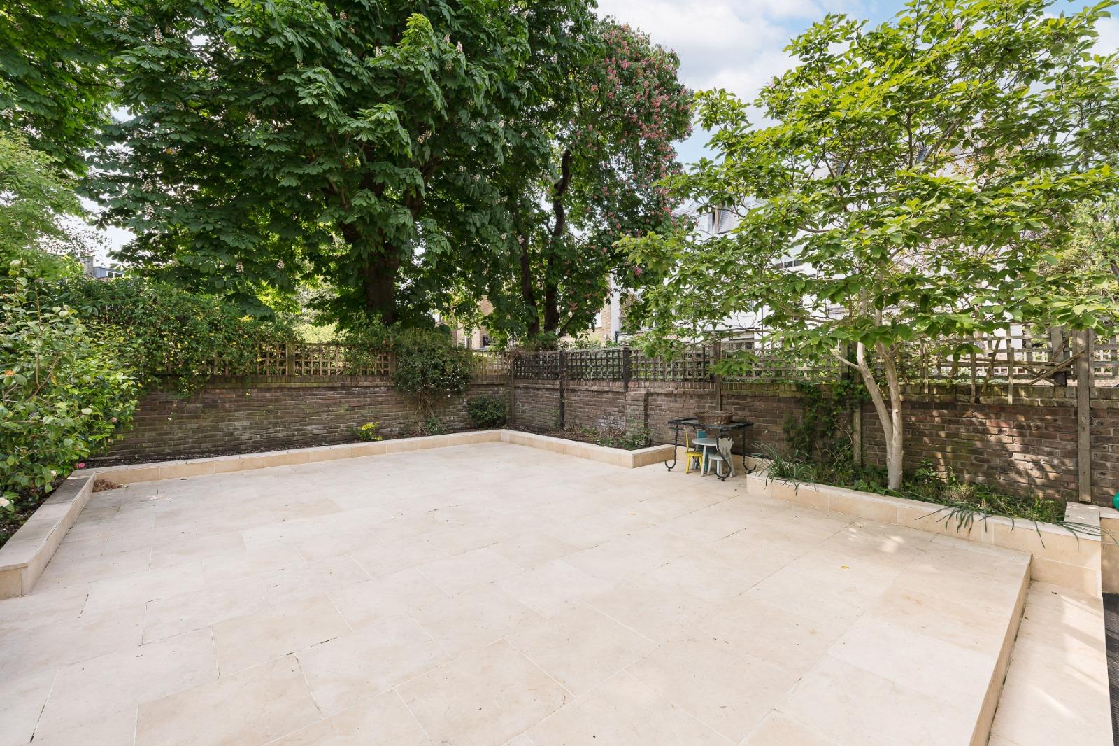 5 bedroom semi-detached house for sale 0