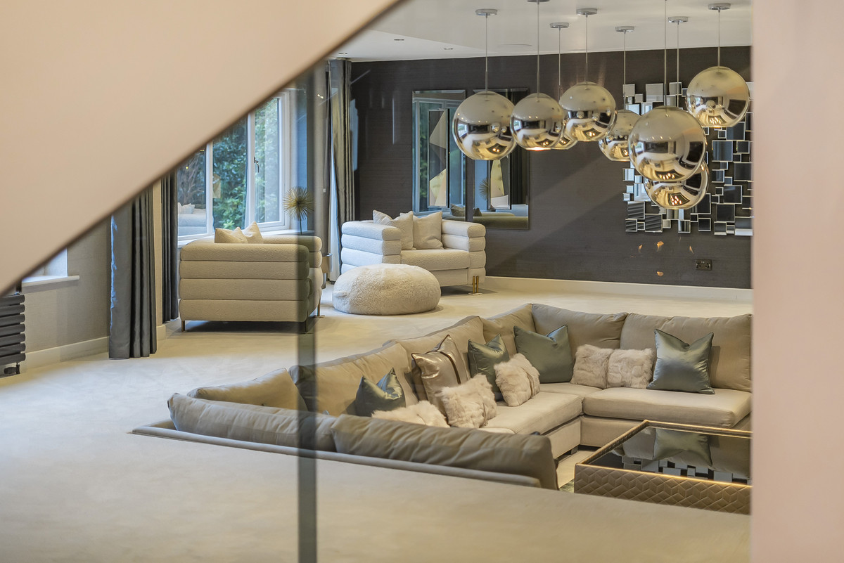 7 bedroom detached house for sale 0