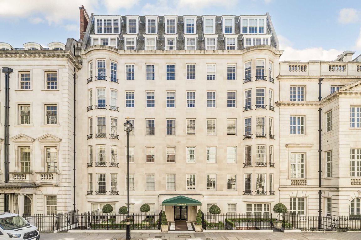 3 bedroom flat for sale 0