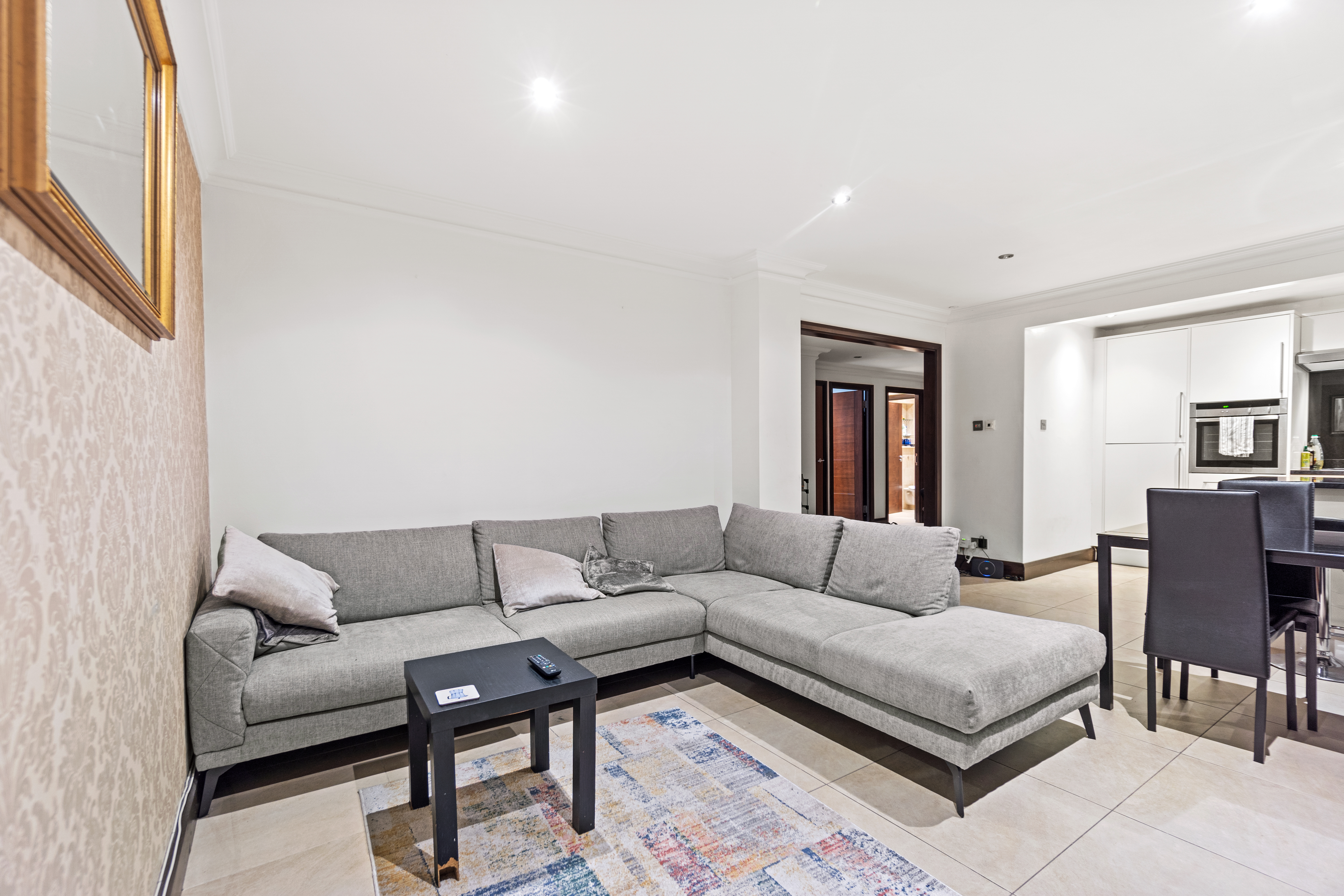 3 bedroom flat for sale 0