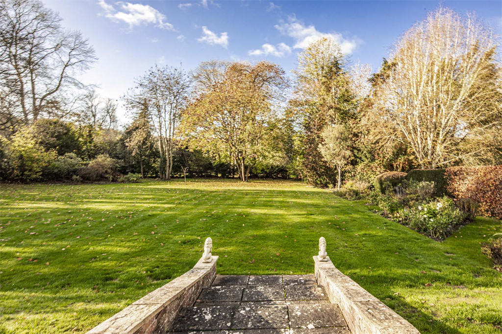 4 bedroom property for sale 0