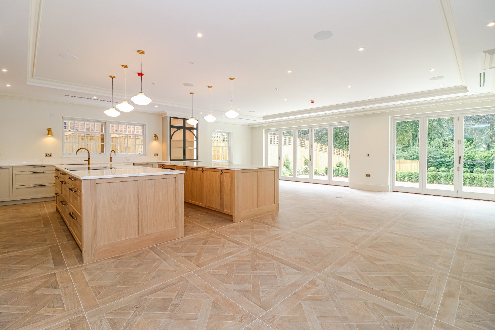 6 bedroom detached new house for sale 0