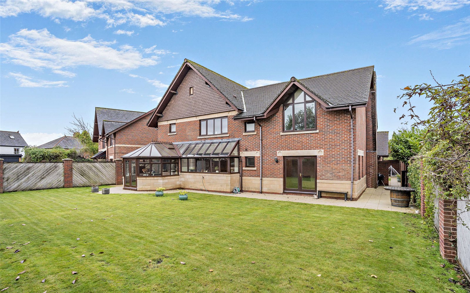 4 bedroom detached house for sale 0