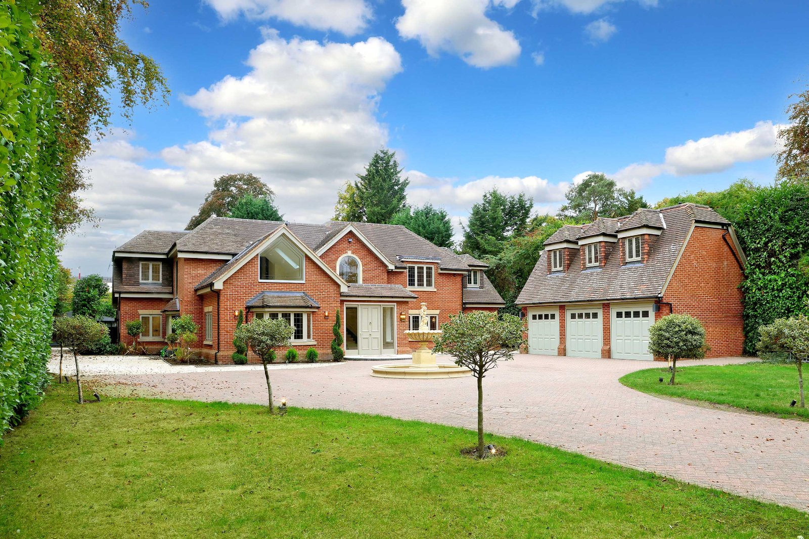 5 bedroom country house for sale 0