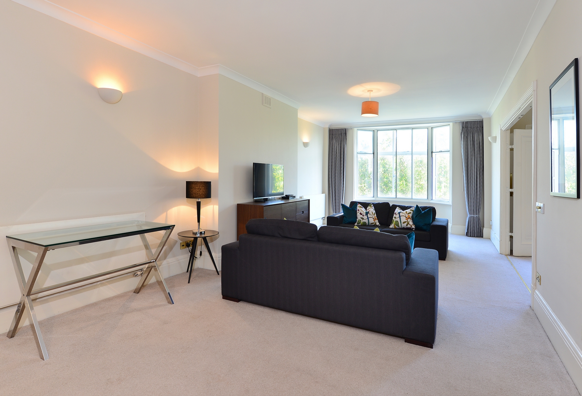 5-bed flat on Flat-2 143, Park Road, London, £9,512/mo