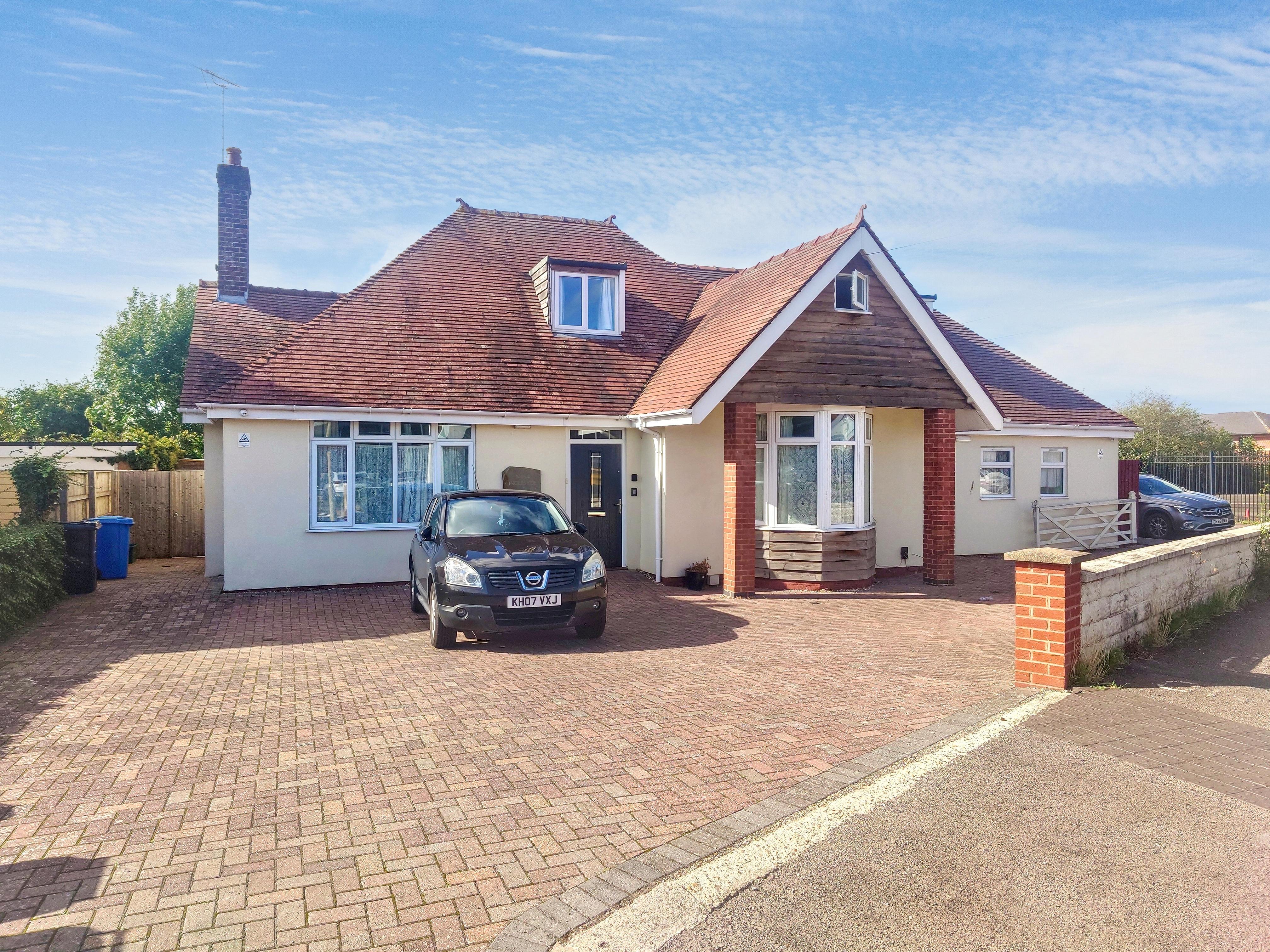 84, Bristol Road, Gloucester photo 4