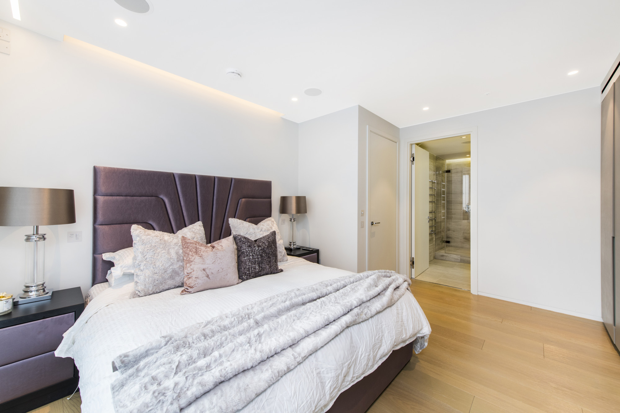 4 bedroom flat for sale 0