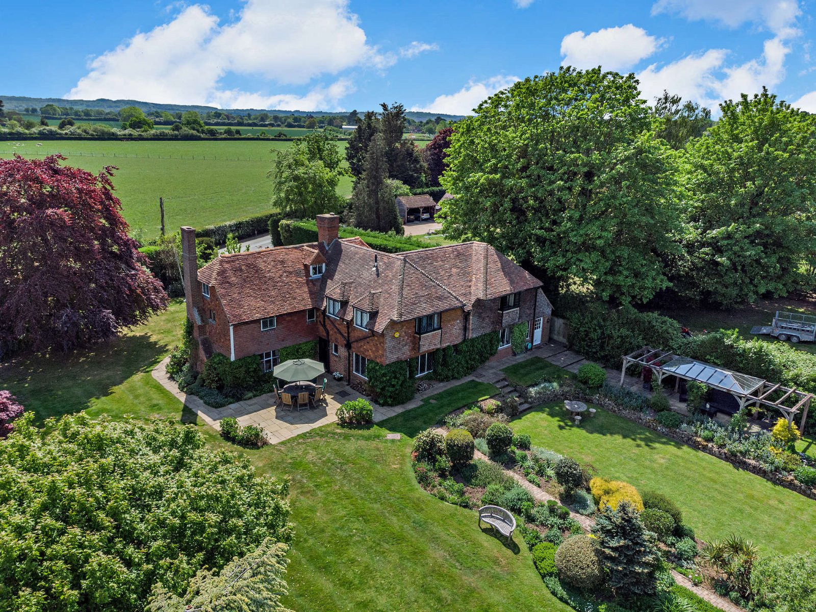 6 bedroom detached house for sale 0