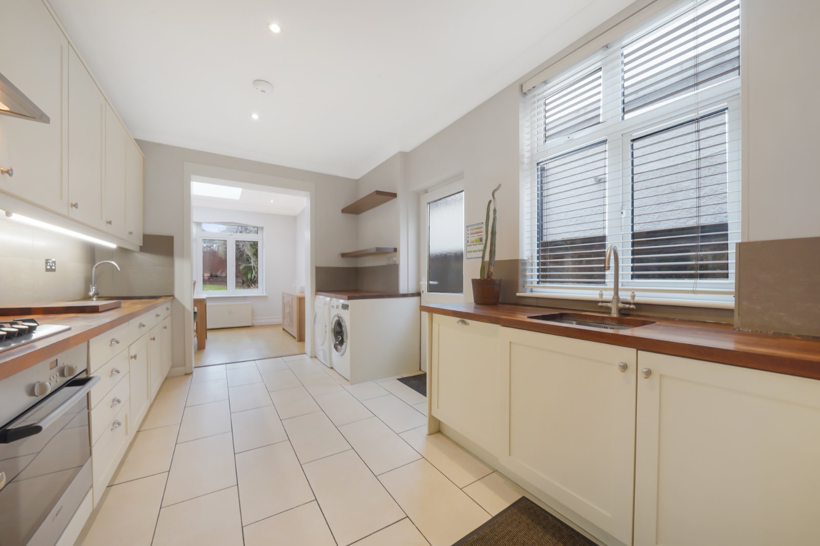 4 bedroom detached house for sale 0