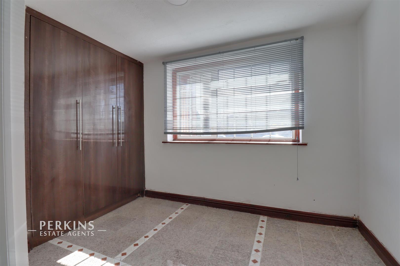 Studio 2, 18, Swallow Drive, Northolt photo 4
