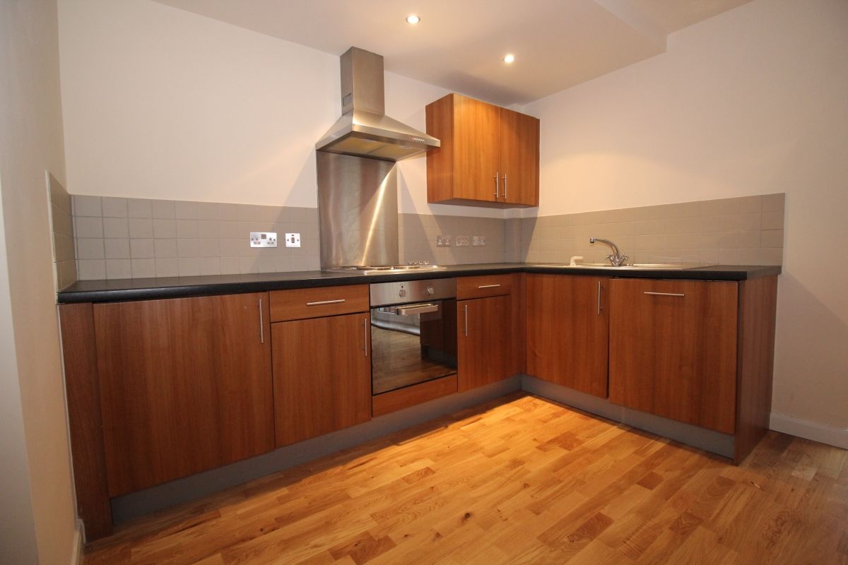 Free property report 12, Savile Grange Apartments, Free School Lane