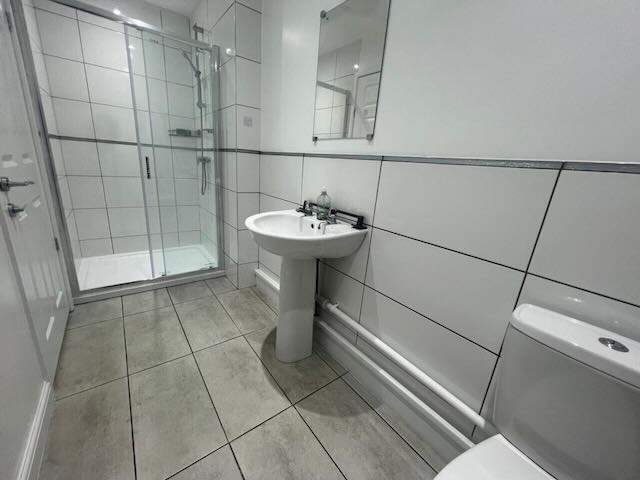 92, Coventry photo 5