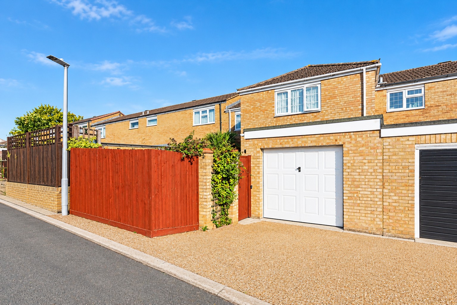 4 bed terraced house for sale