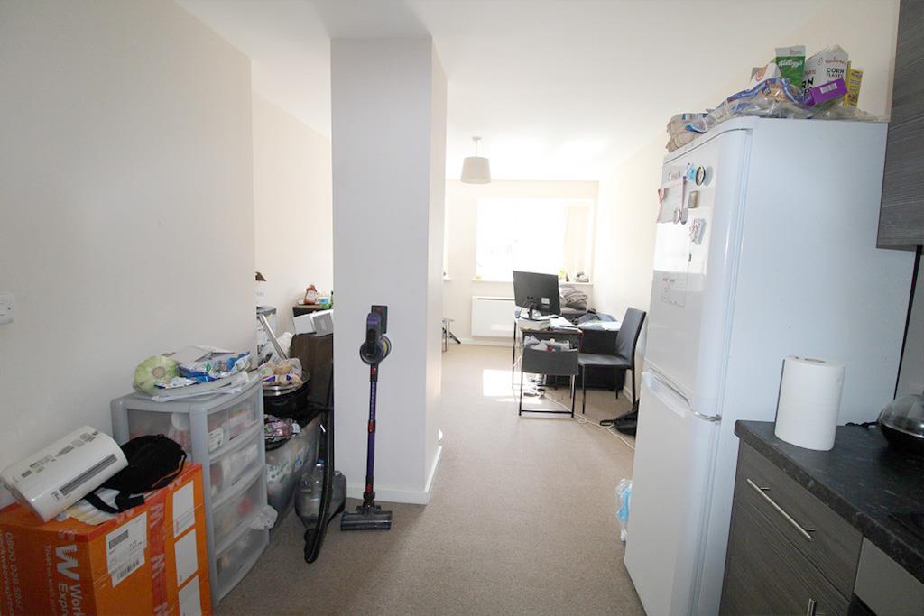 19 Larch House, 241 High Street, Kingswinford photo 4