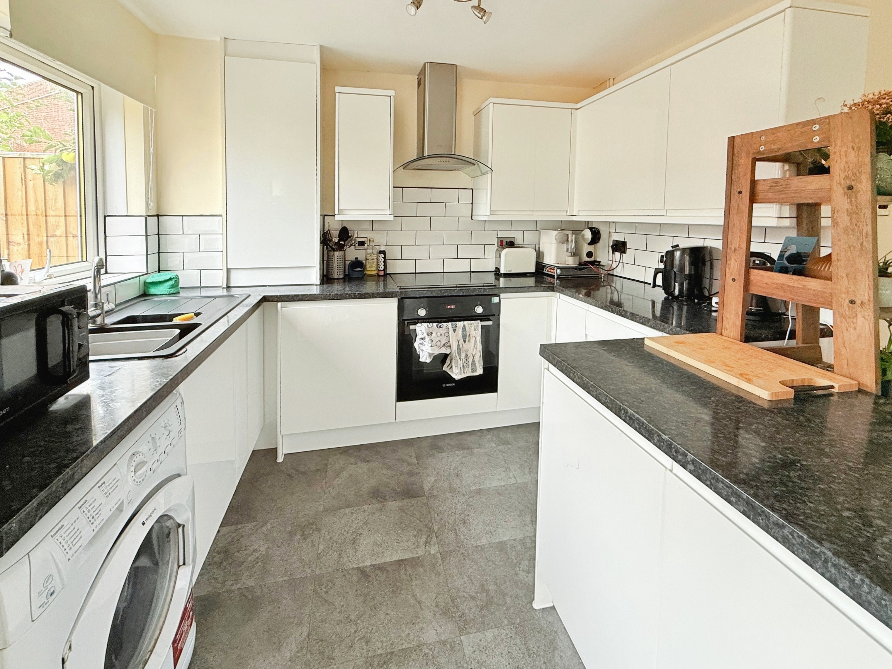 8, Maple Court, Frome photo 4