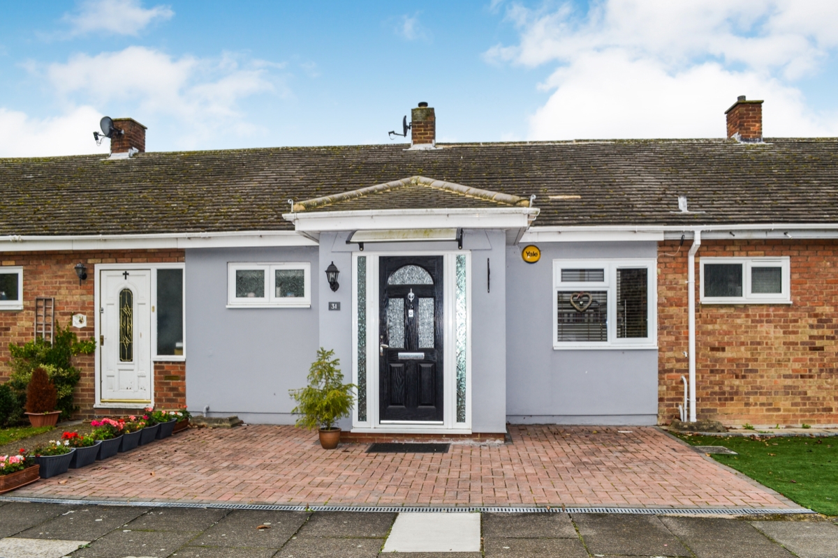 Free property report 31 Collins Meadow, Harlow, CM19 4EN Chimnie