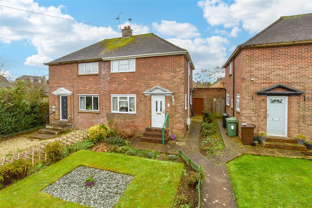 2-bed semi-detached on McAlpine Crescent Loose, Maidstone, £270,000