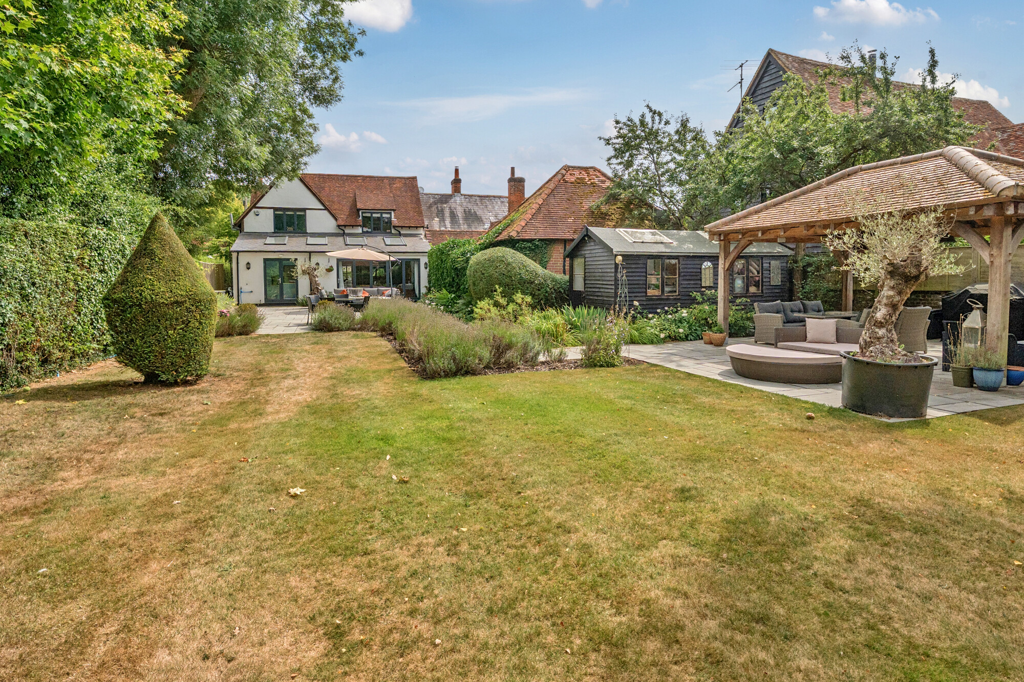 4 bedroom detached house for sale in Marlow