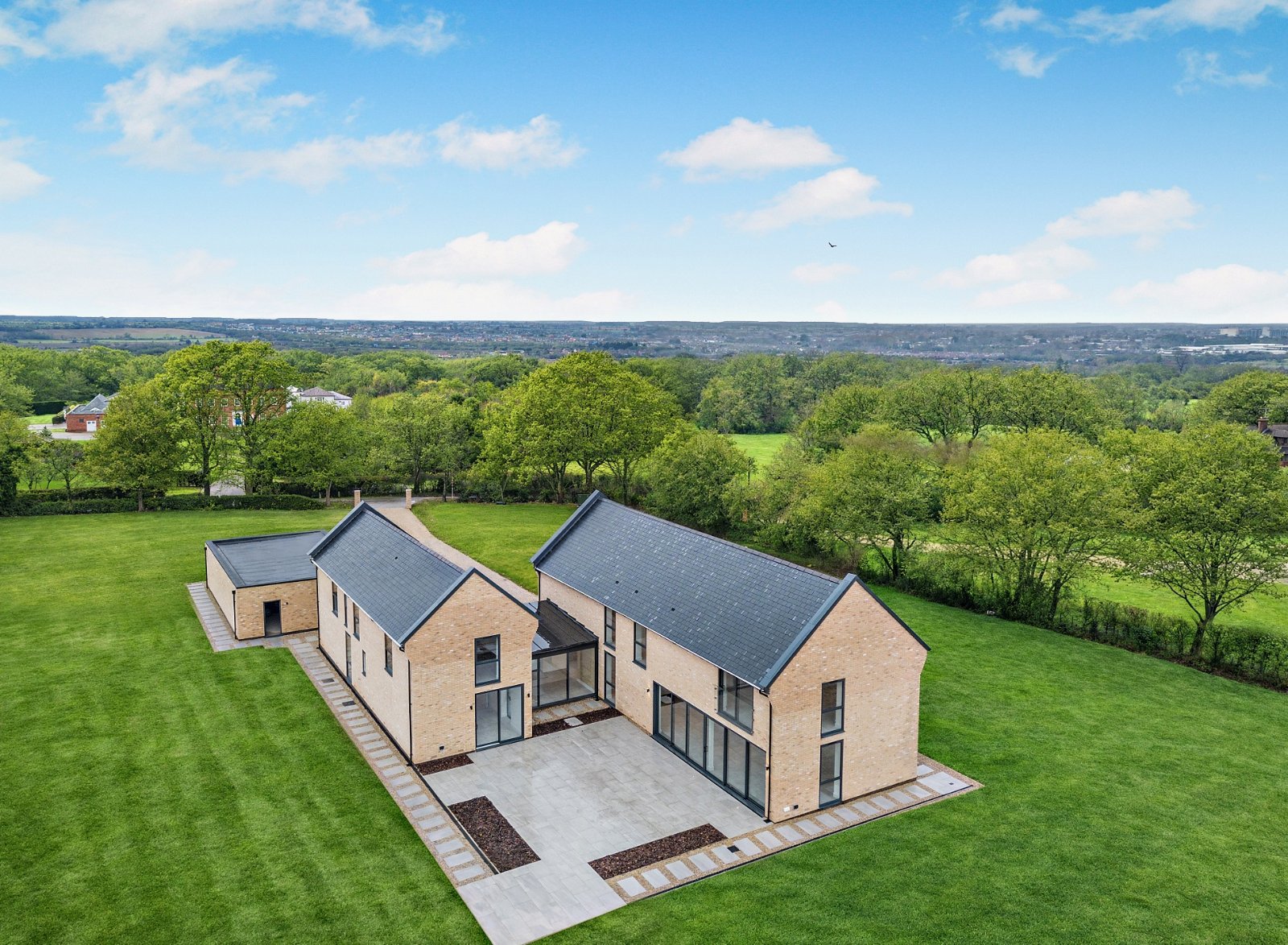 4 bedroom property for sale in London