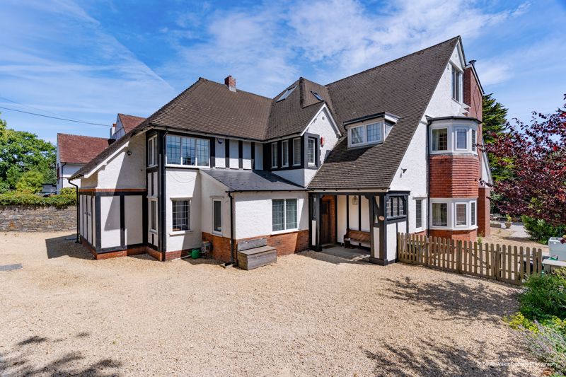 5 bedroom flat for sale