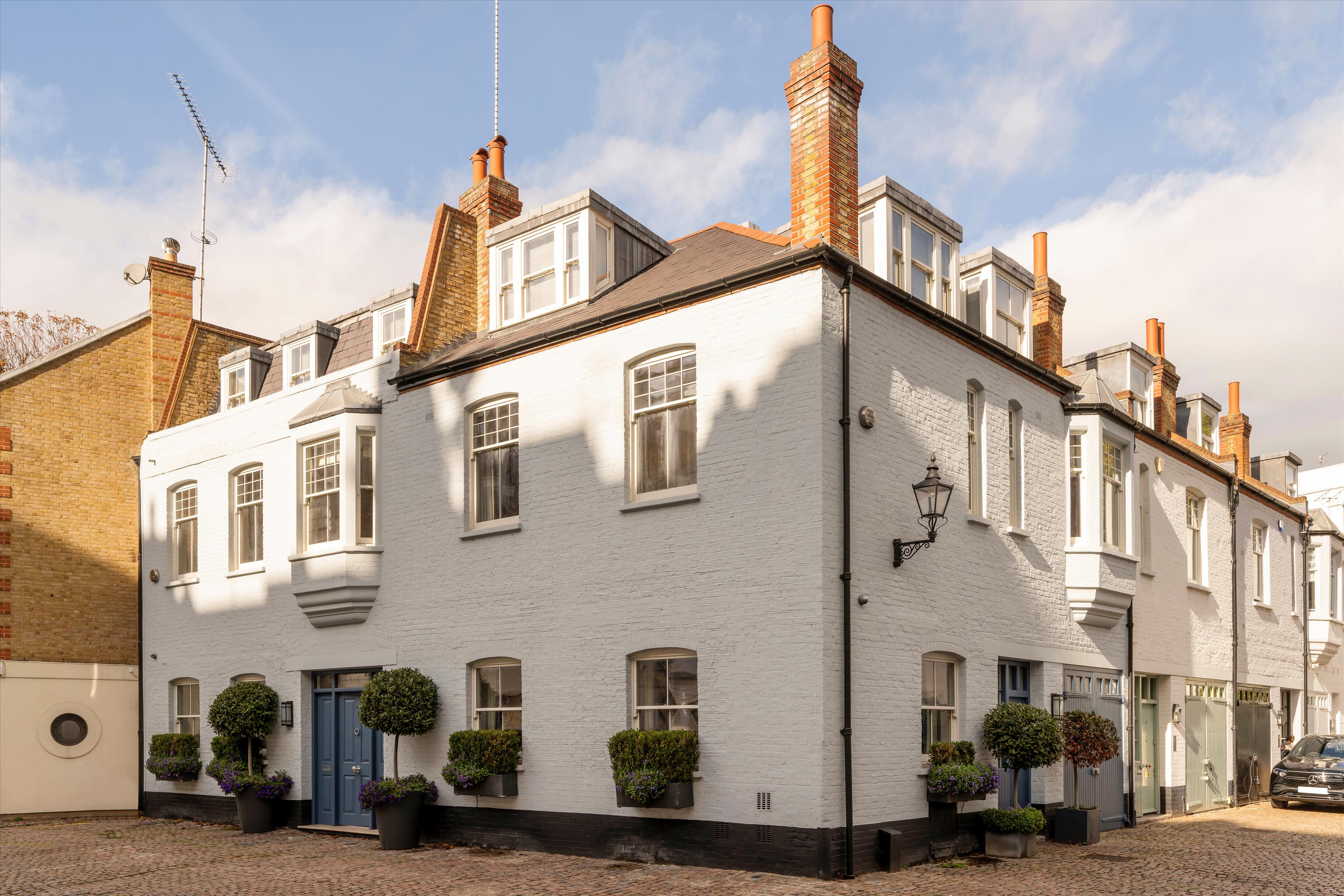 9 bedroom end terrace house for sale