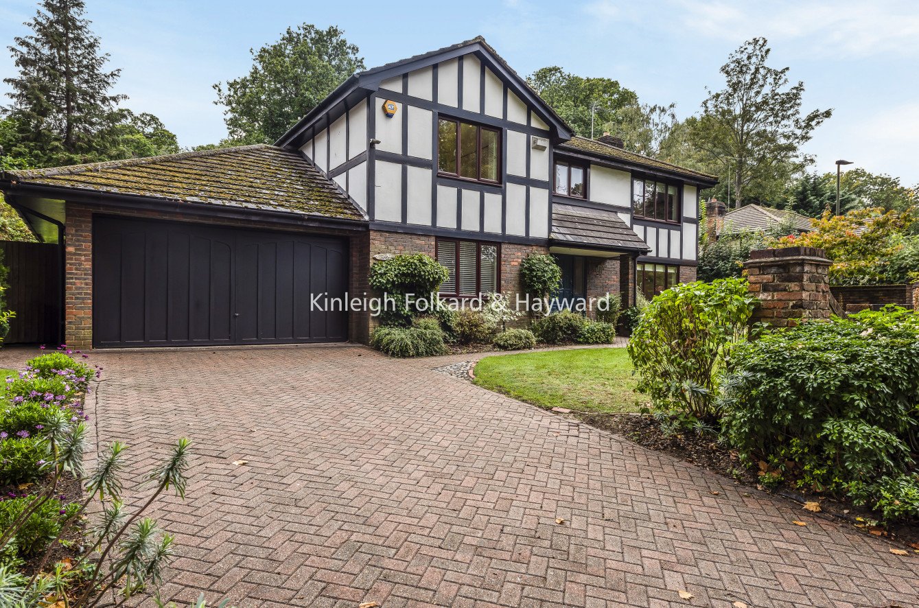 4 bedroom detached house for sale 0