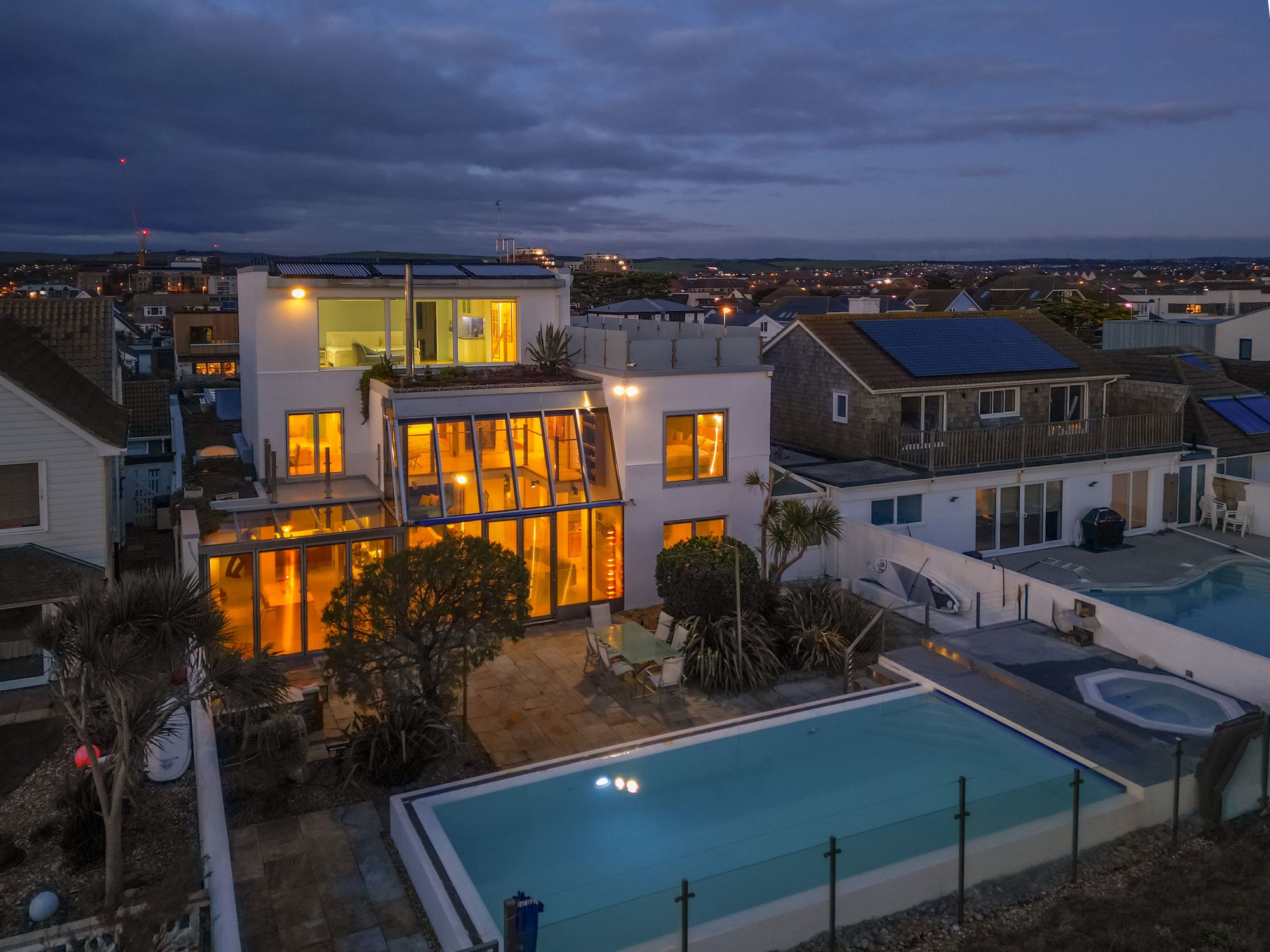 5 bedroom detached house for sale 0