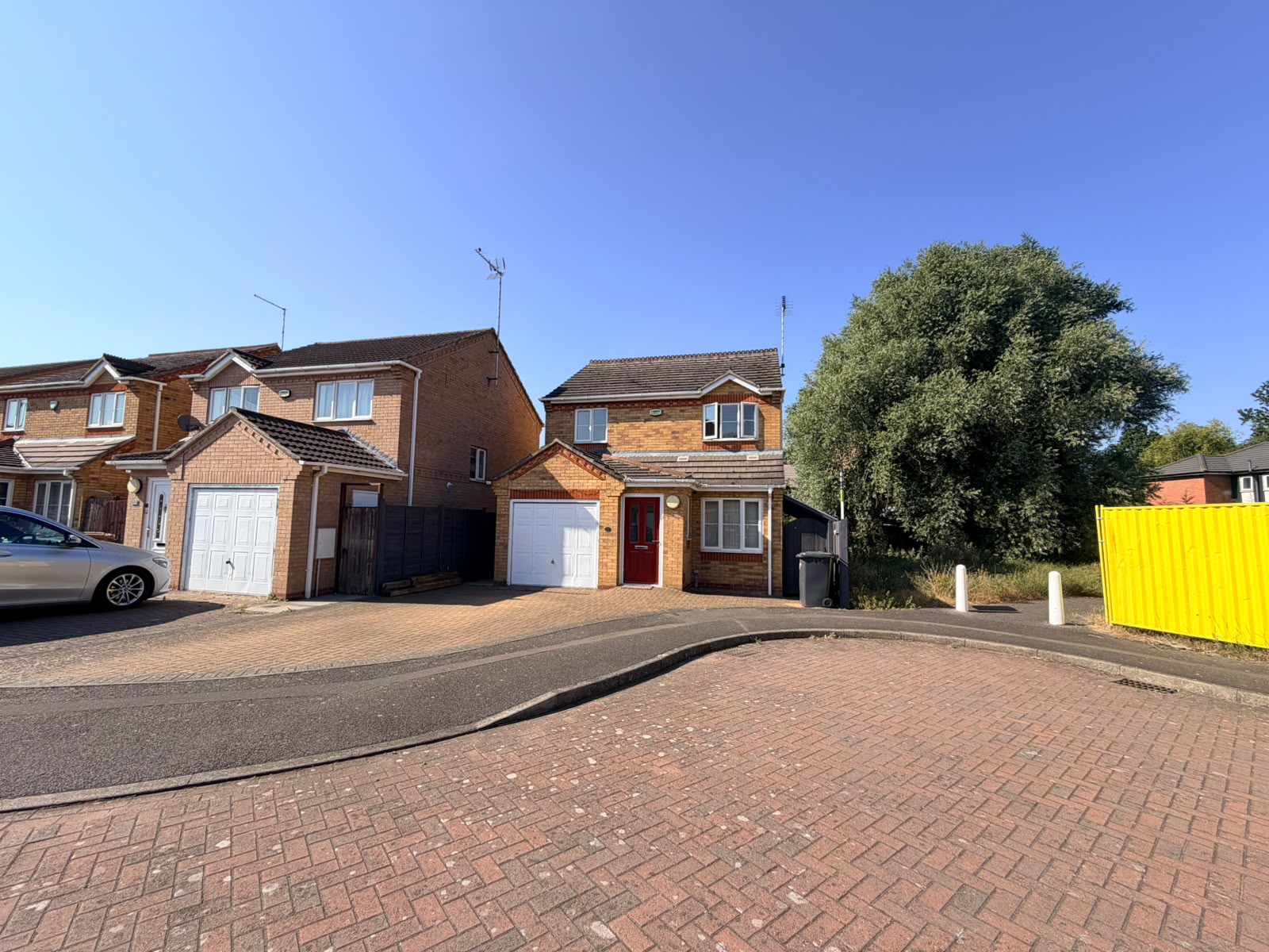 20, Lyvelly Gardens, Peterborough photo 5