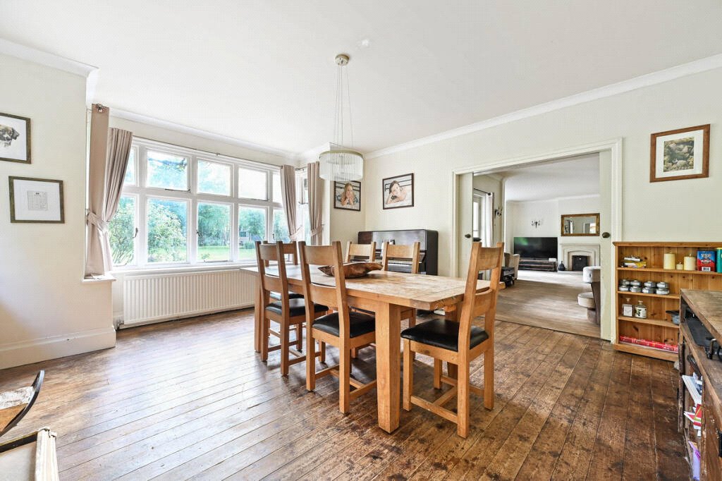 5 bedroom detached house for sale 0