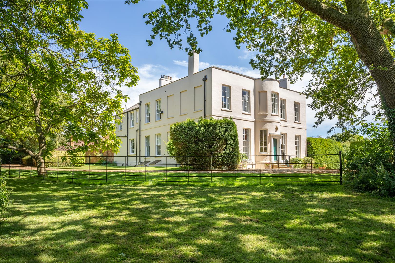 7 bedroom detached house for sale 0