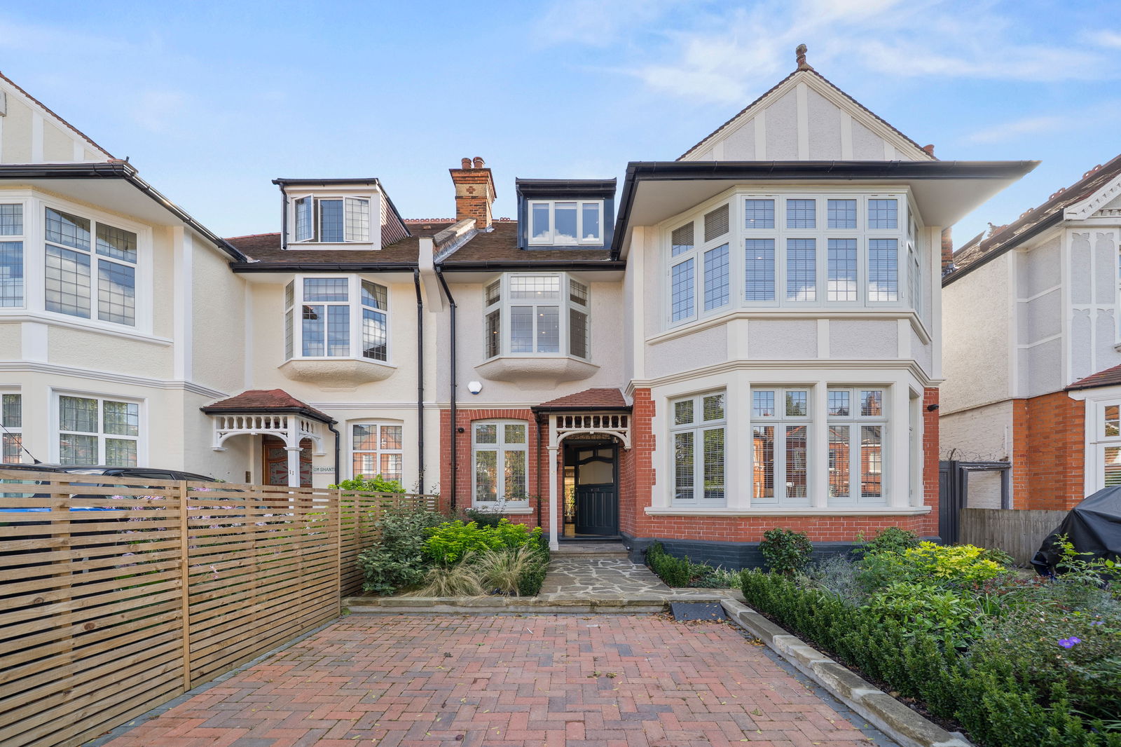 6 bedroom semi-detached house for sale 0